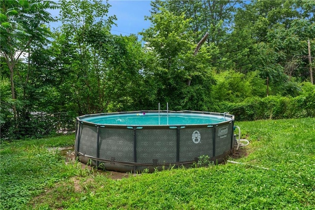 218 N 25th St, Kansas City, KS 66102 - view of outdoor pool