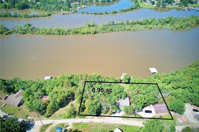 28767 Parkway Dr, Warsaw, MO 65355 - aerial view of property and surrounding area with a nearby body of water and property boundaries highlighted