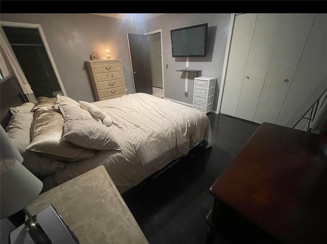 2905 Ajax Rd, Saint Joseph, MO 64503 - bedroom with a closet