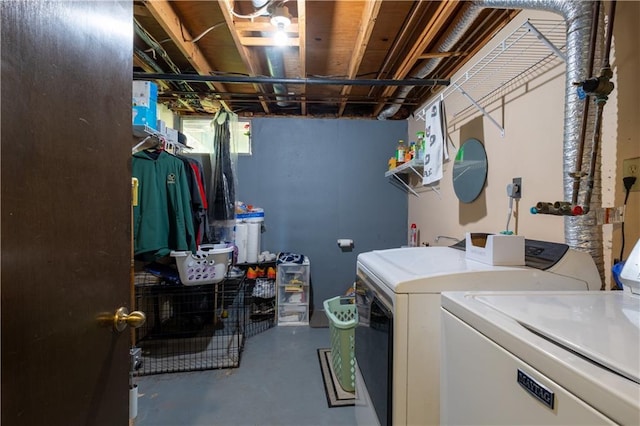 2905 Ajax Rd, Saint Joseph, MO 64503 - laundry area featuring independent washer and dryer