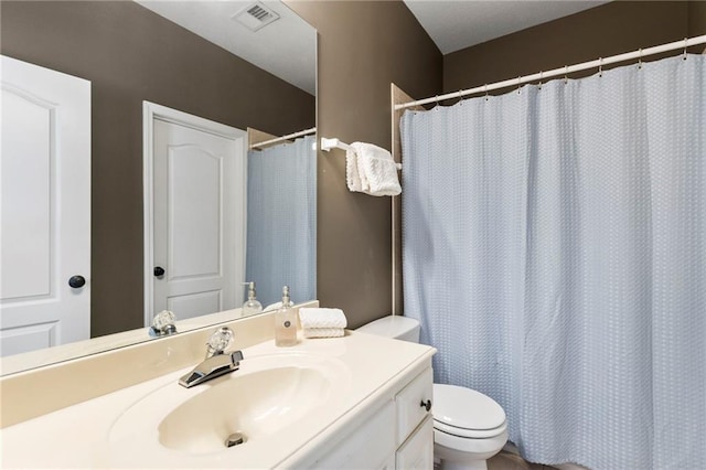 5716 W 146th St, Overland Park, KS 66223 - full bath with vanity and a shower with shower curtain