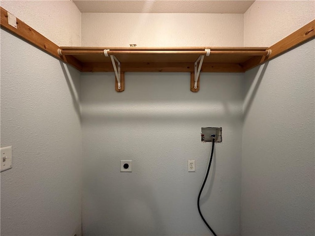 2804 Wenzel Ave, Kansas City, MO 64128 - laundry room featuring electric dryer hookup and hookup for a washing machine