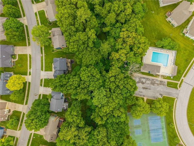 617 Butternut Ln, Liberty, MO 64068 - bird's eye view of a pool