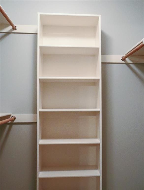 15714 Richmond Ave, Belton, MO 64012 - view of spacious closet