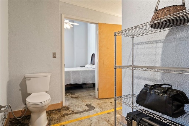 321 W 7th St Unit 501, Kansas City, MO 64105 - ensuite bathroom with finished concrete floors, a textured wall, and ornamental molding