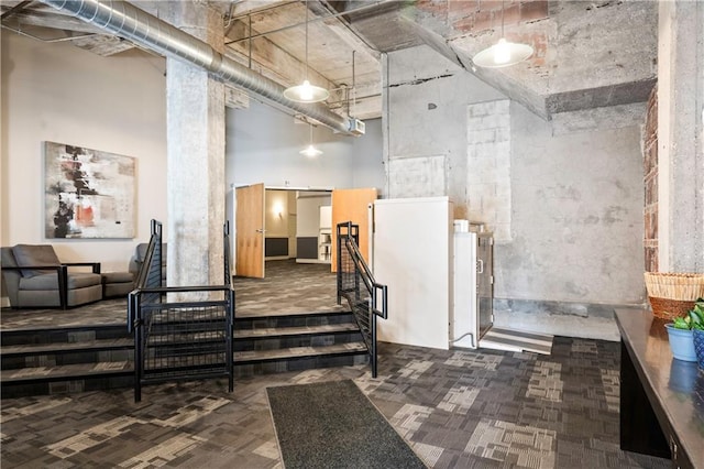 321 W 7th St Unit 501, Kansas City, MO 64105 - community lobby with a towering ceiling