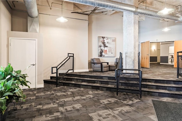 321 W 7th St Unit 501, Kansas City, MO 64105 - community lobby featuring a towering ceiling