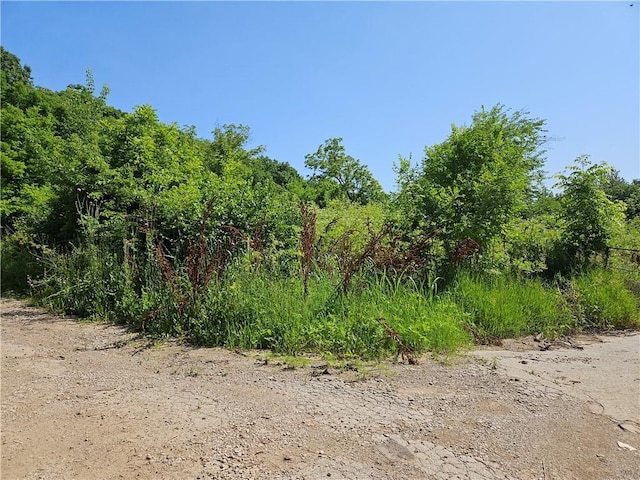 3501 Emmons Dr, Kansas City, KS 66104