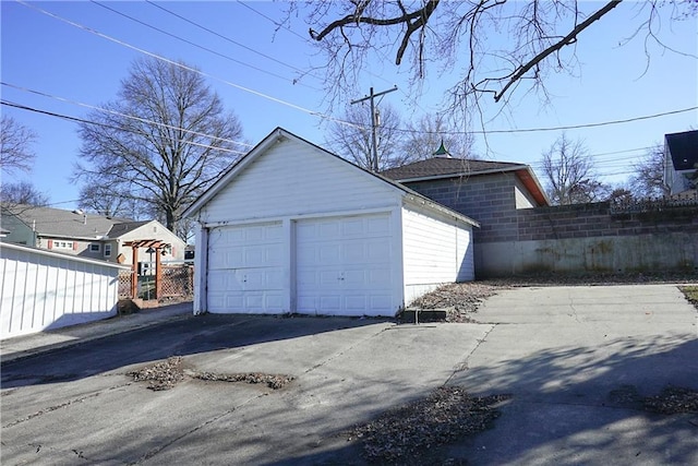 1101 S Broadway St, Leavenworth, KS 66048 - view of detached garage