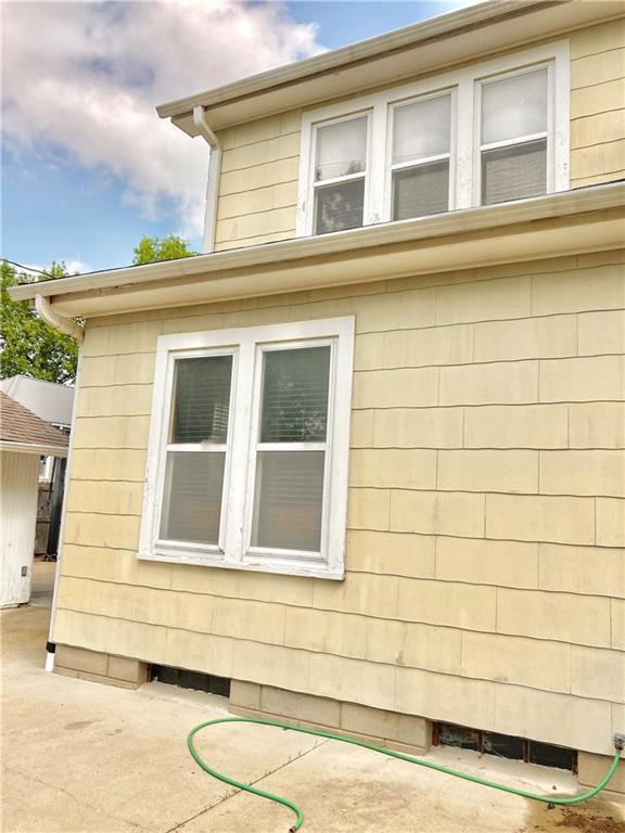 406 S 6th St, Burlington, KS 66839 - view of property exterior