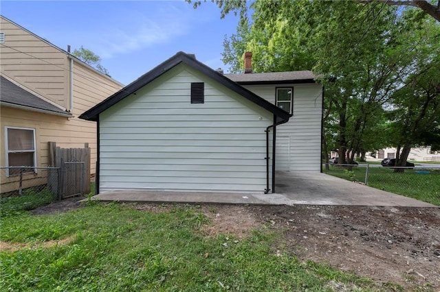 605 Oak St, Leavenworth, KS 66048 - view of property exterior featuring a patio area