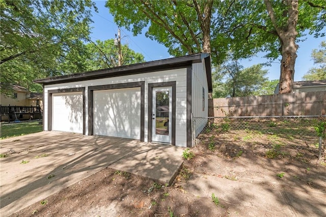 2101 Spruce St, Leavenworth, KS 66048 - view of detached garage