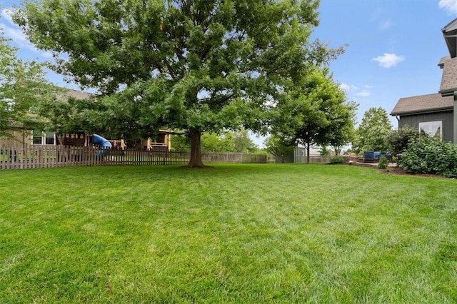 12499 S Marion St, Olathe, KS 66061 - view of yard
