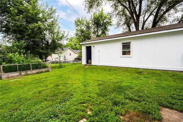 118 Village St, Tonganoxie, KS 66086 - view of yard