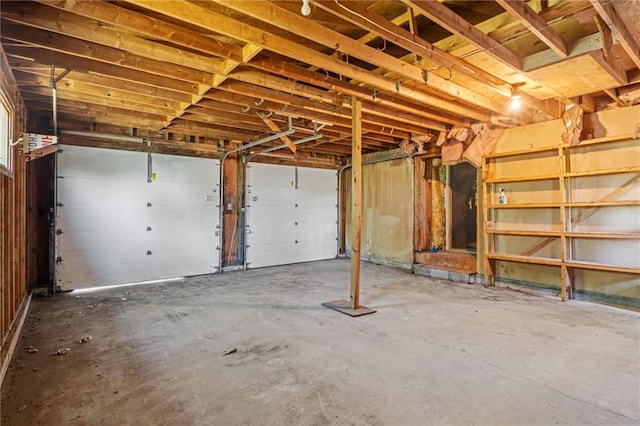 4445 NW 52nd Ter, Topeka, KS 66618 - view of garage