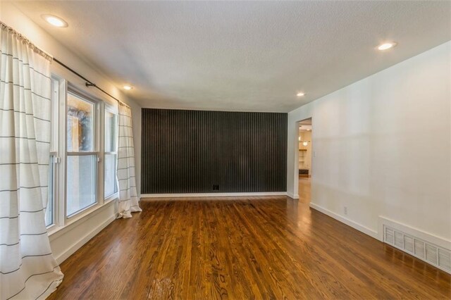9943 Linden St, Overland Park, KS 66207 - photo 4