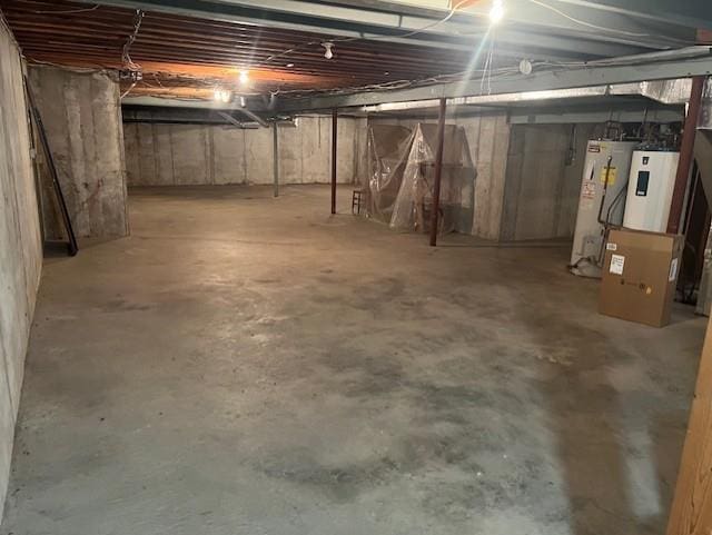 1901 NE River Ridge Rd, Saint Joseph, MO 64507 - unfinished below grade area with water heater
