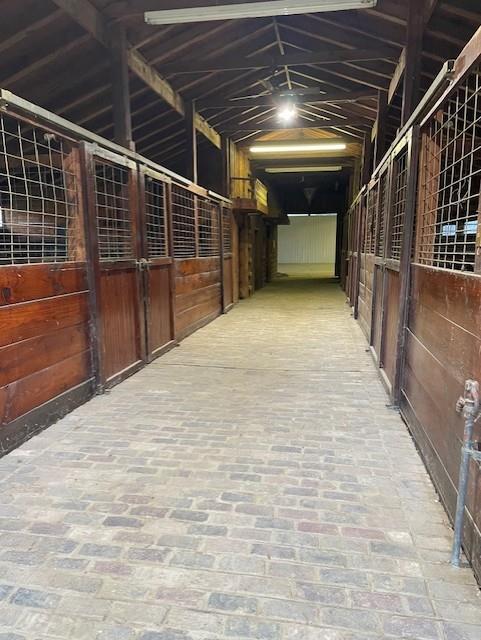 1901 NE River Ridge Rd, Saint Joseph, MO 64507 - view of horse barn
