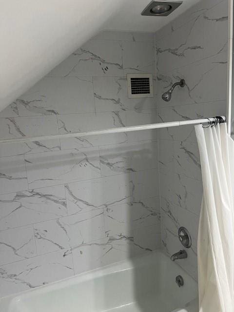 1901 NE River Ridge Rd, Saint Joseph, MO 64507 - full bathroom with shower / tub combo