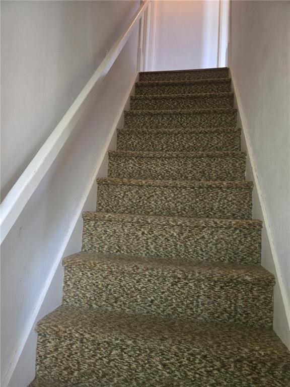 18916 166th St, Basehor, KS 66007 - view of stairway