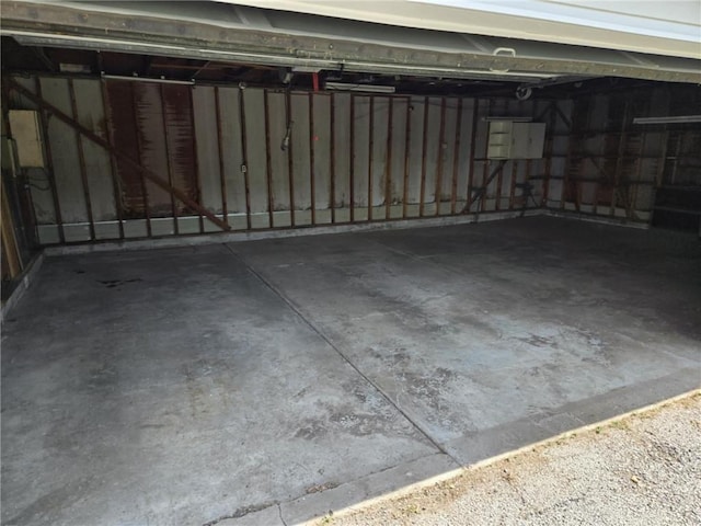 18916 166th St, Basehor, KS 66007 - view of garage