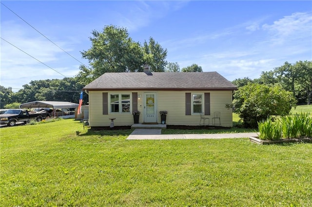 5525 NE Meadowbrook Rd, Kansas City, MO 64119 - view of front of home with a front lawn