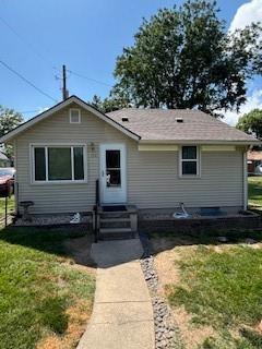 114 S Appleton St, Sugar Creek, MO 64054 - bungalow with a front yard