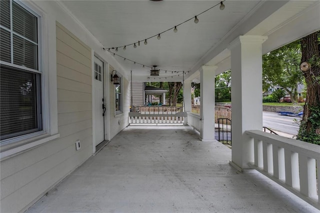 826 W 75th St, Kansas City, MO 64114 - view of porch