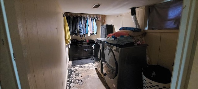 1431-33 E Penrose Ln, Olathe, KS 66062 - washroom featuring washing machine and dryer