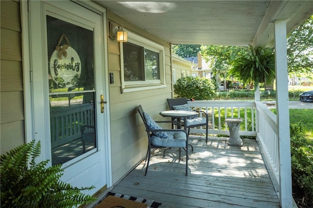 1934 E Mechanic Ave, Independence, MO 64050 - view of wooden porch