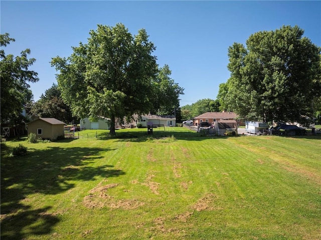 1934 E Mechanic Ave, Independence, MO 64050 - view of green lawn