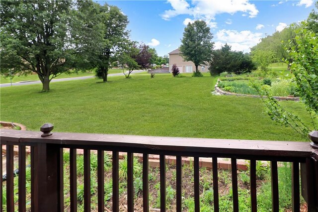1503 Nottingham Dr, Warrensburg, MO 64093 - view of grassy yard