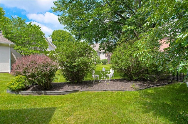 6306 W 128th St, Overland Park, KS 66209 - view of green lawn