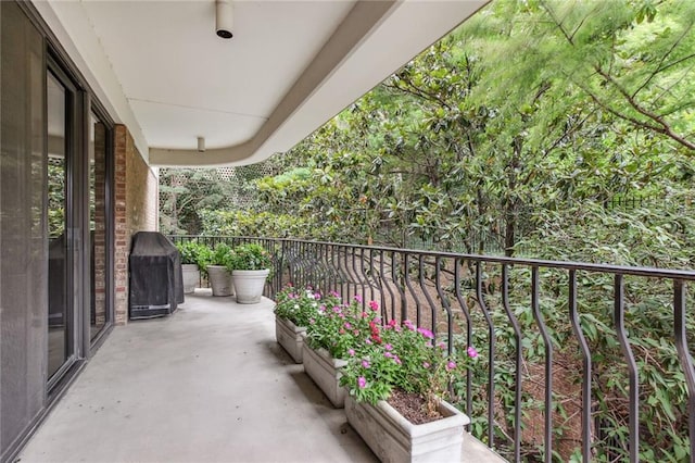 433 Ward Pkwy Unit 1S, Kansas City, MO 64112 - view of balcony