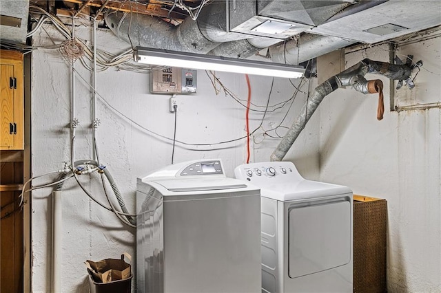 6451 Sagamore Rd, Mission Hills, KS 66208 - laundry room with washing machine and dryer