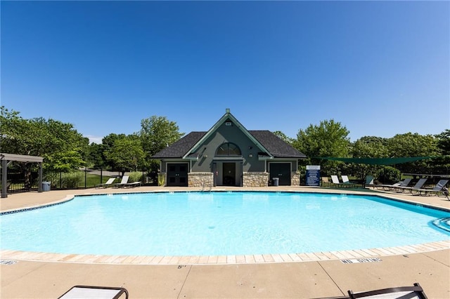 8620 N Eastern Ave, Kansas City, MO 64157 - community pool with view of wooded area