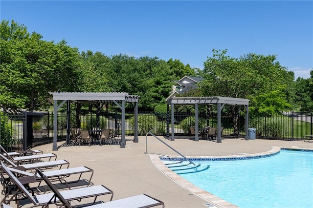 8620 N Eastern Ave, Kansas City, MO 64157 - community pool with a pergola and a patio area
