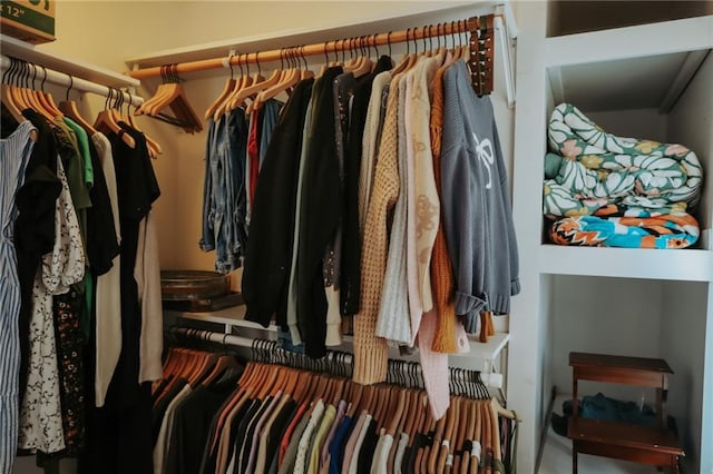 2220 Eugene Field Ave, Saint Joseph, MO 64505 - view of walk in closet