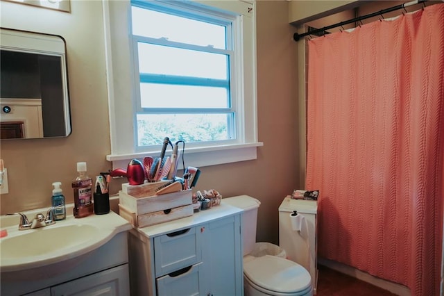 2220 Eugene Field Ave, Saint Joseph, MO 64505 - full bathroom with vanity and a shower with curtain