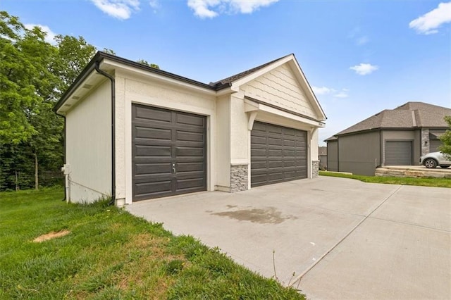19709 W 198th Ct, Spring Hill, KS 66083 - garage with concrete driveway