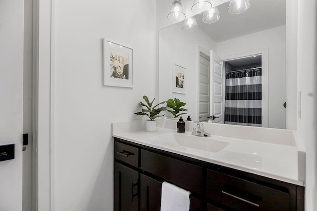13404 W 177th St, Overland Park, KS 66013 - bathroom featuring vanity
