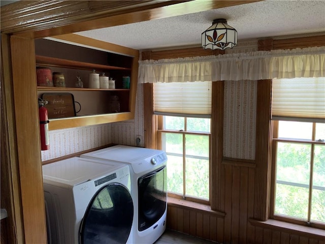 627 50th Rd, Toronto, KS 66777 - washroom featuring washer and dryer and a textured ceiling