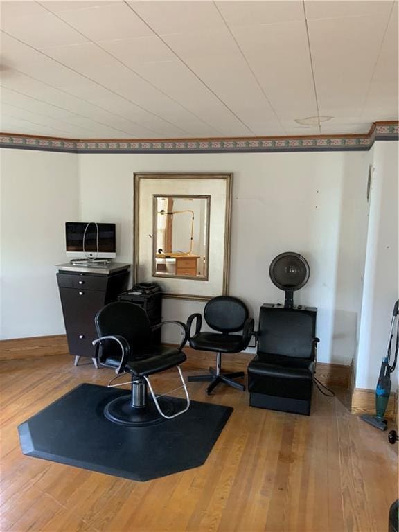 627 50th Rd, Toronto, KS 66777 - living area with wood finished floors