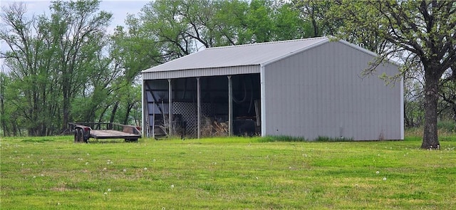 789 Maple Rd, Uniontown, KS 66779 - view of pole building featuring a lawn