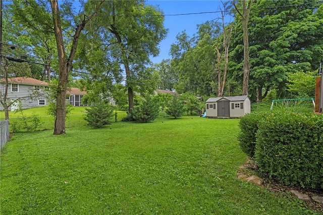 5001 W 70th St, Prairie Village, KS 66208 - view of yard featuring a storage shed