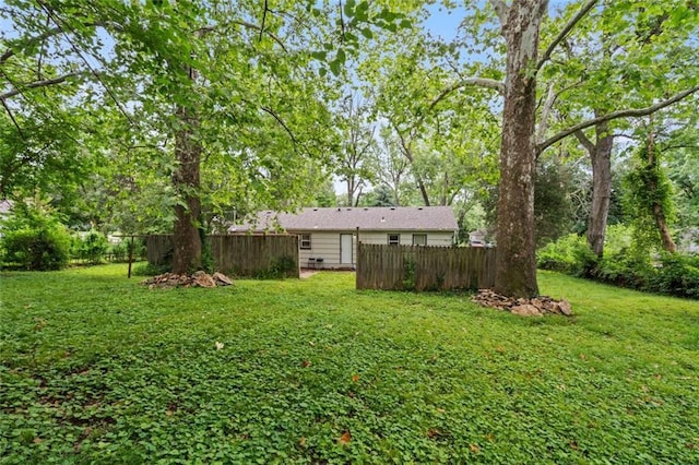 8710 Craig Dr, Overland Park, KS 66212 - view of yard