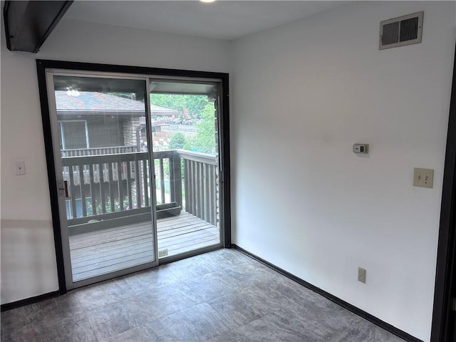 423 W 104th St Unit C, Kansas City, MO 64114 - empty room with baseboards