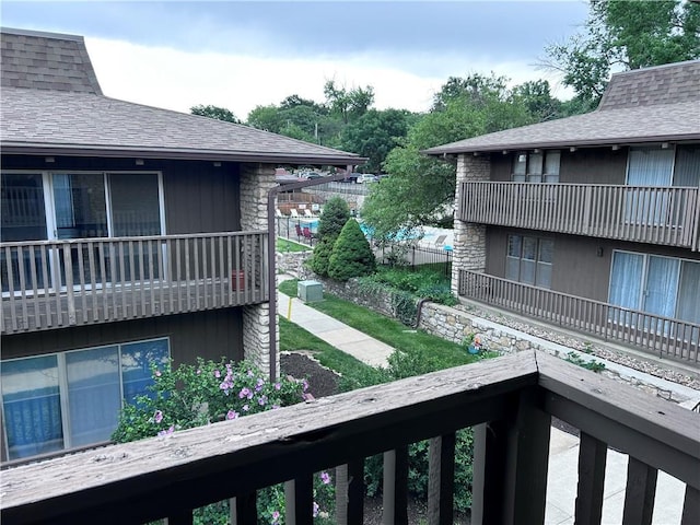 423 W 104th St Unit C, Kansas City, MO 64114 - view of balcony