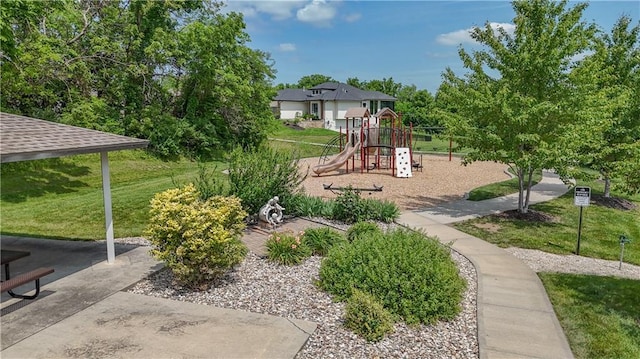 14500 Aurora Ln, Basehor, KS 66007 - community play area with a lawn