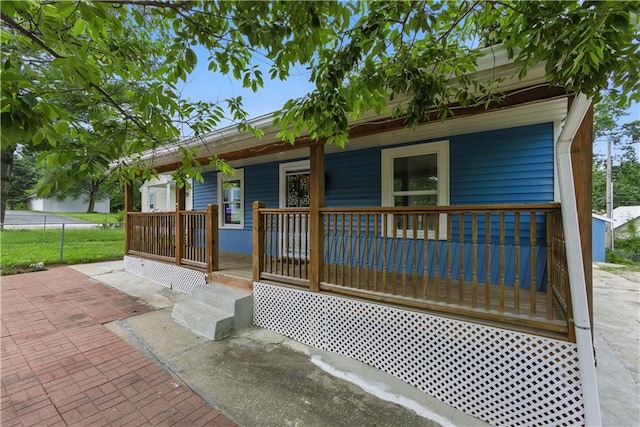 814 S Saville St, Independence, MO 64052 - view of front of house featuring covered porch